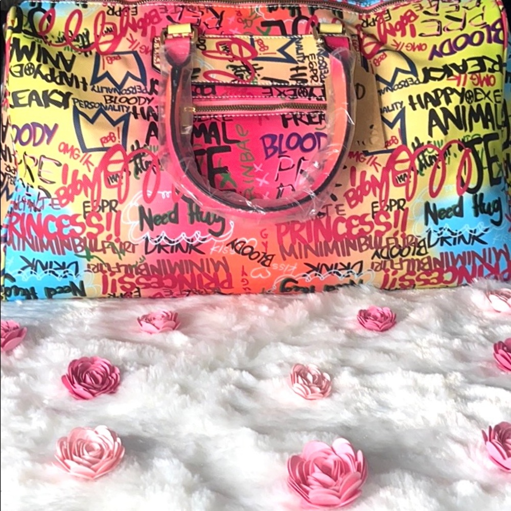 Colorful overnight bag.❤️🧡💛💚💙💜🖤🤍